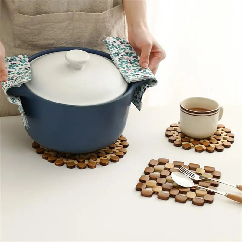 BambooHarmony: Heat Insulation Table Mat